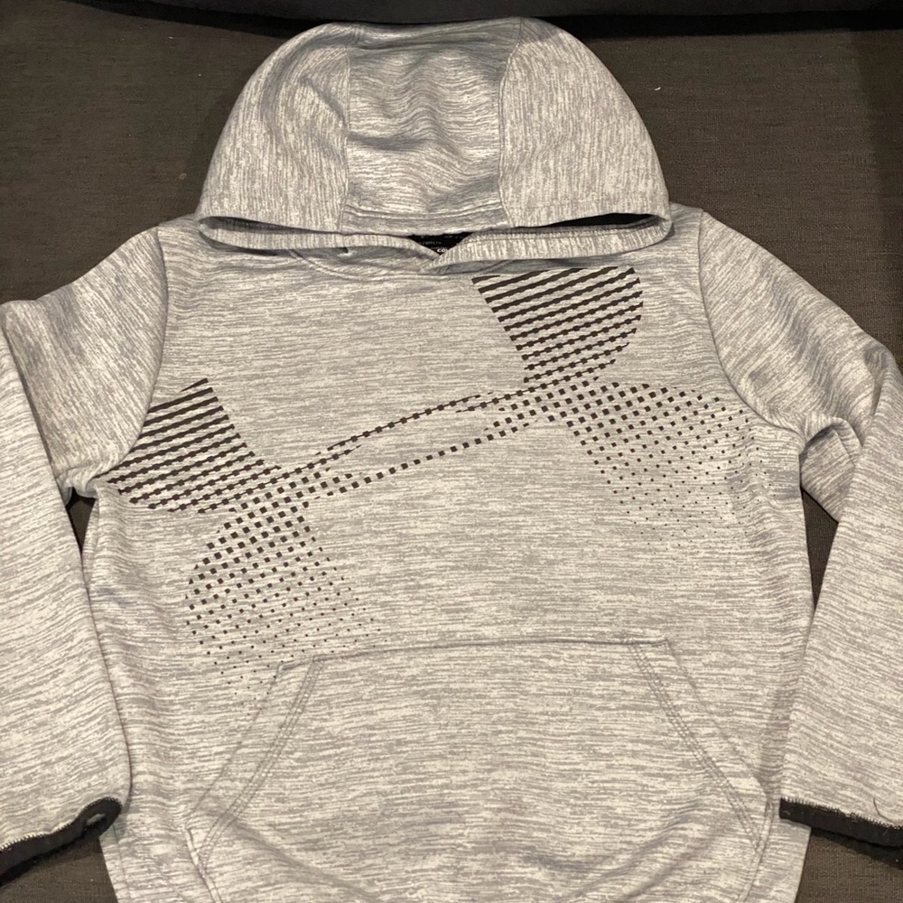 UnderArmour Boys sweatshirt
